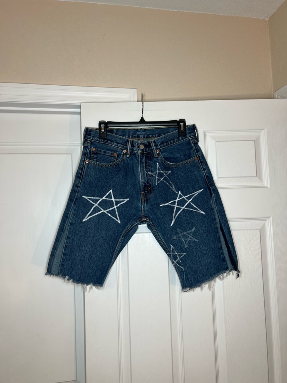 Levis 505 Cut off Custom Embroidered Star Jean Shorts Slit Sides Women 31"x11"